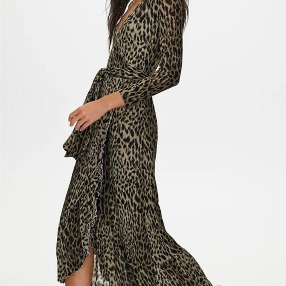 Aritzia Little Moon wrap dress in animal dress.